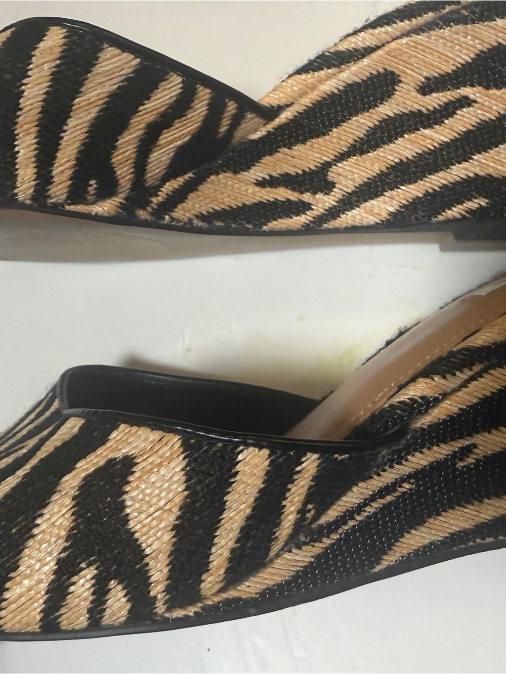 Steve Madden Zebra-Print Wedge Raffia Sandals - Beige/Black Size 8 - Picture 5 of 6
